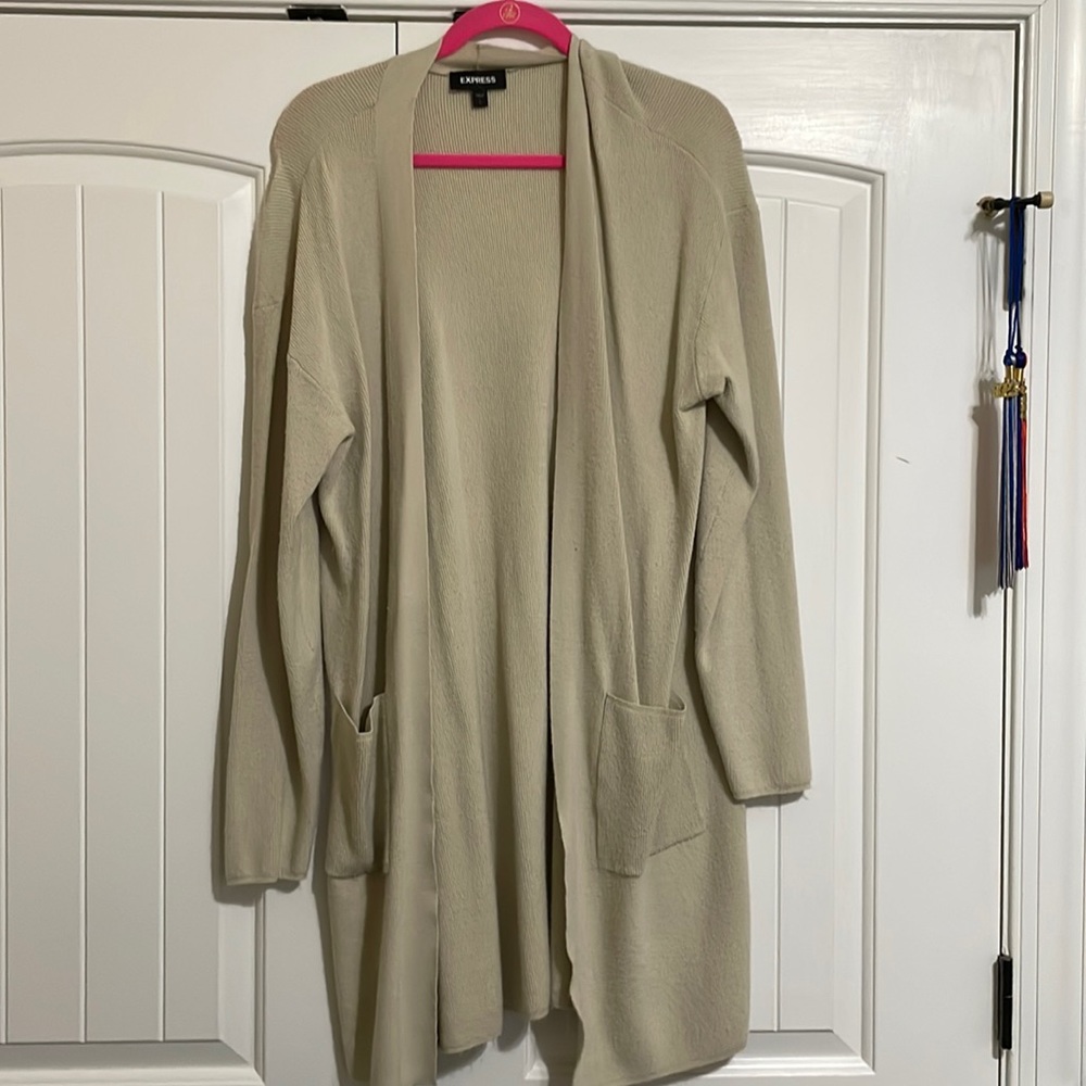 Super cozy Express sweater with pockets size large tan/camel color